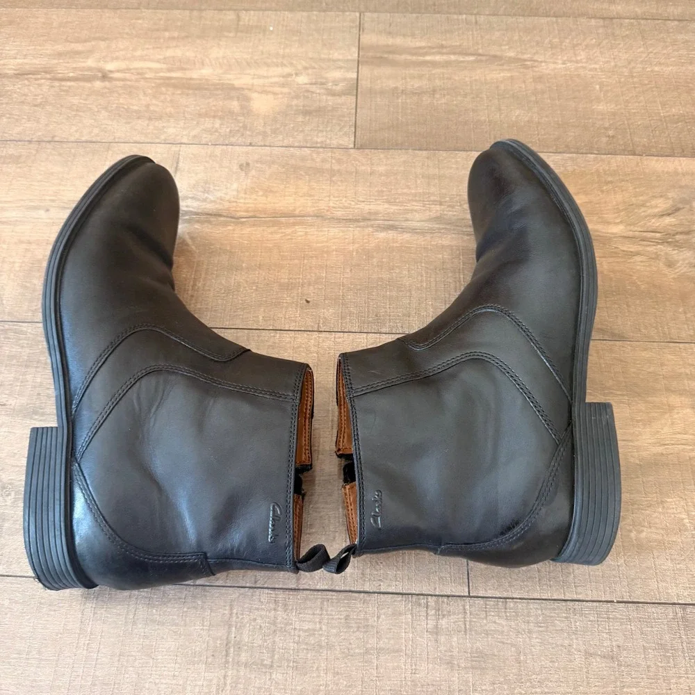 Clarks Leather Ankle Boots Mens 10.5 Black western Cowboy Side Zip Dress Boot